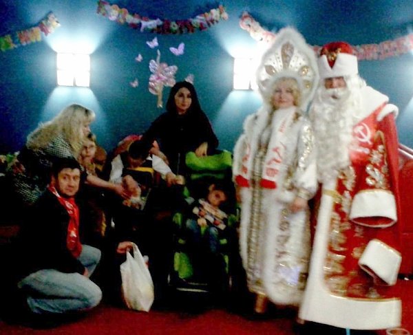 Ханты-Мансийский автономный округ - Югра. Коммунисты приехали с новогодними подарками к детям-инвалидам