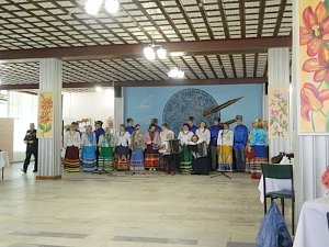 Казачья община крымского села Морское отметила 15-летие крестным ходом и праздничным концертом