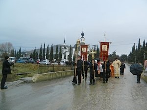 Казачья община крымского села Морское отметила 15-летие крестным ходом и праздничным концертом