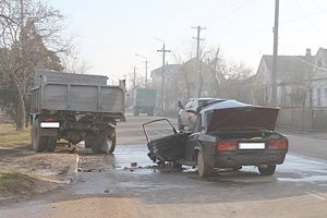 В результате ДТП в г. Евпатории погиб водитель и пострадали 2 пассажира, один из которых ребенок