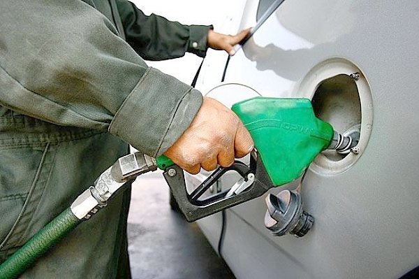 Депутаты-коммунисты Госдумы усмотрели сговор монополистов в повышении цен на бензин в России