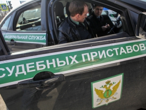У крымских водителей начали отбирать права за долги по штрафам и алиментам