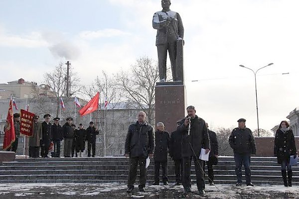 В Симферополе прошёл митинг, посвященный 25-й годовщине проведения Всекрымского референдума о воссоздании Крымской АССР