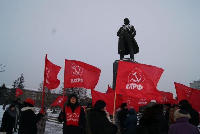 Ленин такой молодой и юный октябрь. КПРФ похож на Ленина. Первое мероприятие Ленина. ВЛКСМ коммунист на мотоцикле.