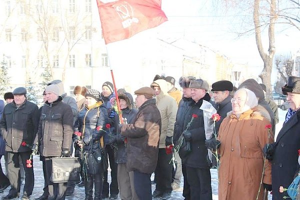 Коммунисты Самары почтили память В.И. Ленина