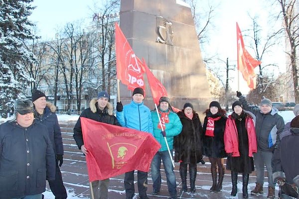 Рязанская область: Ленин и теперь живее всех живых!