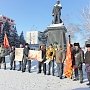 Барнаульские коммунисты возложением цветов к памятникам Ленину почтили память вождя мирового пролетариата