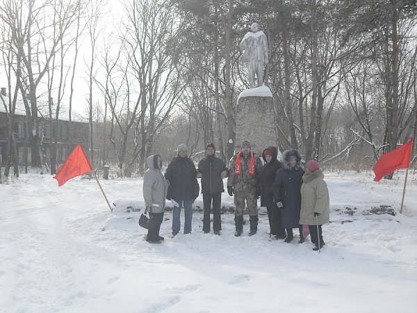 Коммунисты в Приморье почтили память Вождя мирового пролетариата - В.И. Ленина