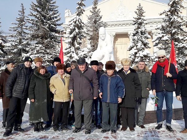 Коммунисты Московской области чтят память вождя