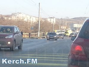 В Керчи на скользкой дороге за утро 4 аварии