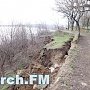 В Аршинцево вдоль оползня установили ограждения