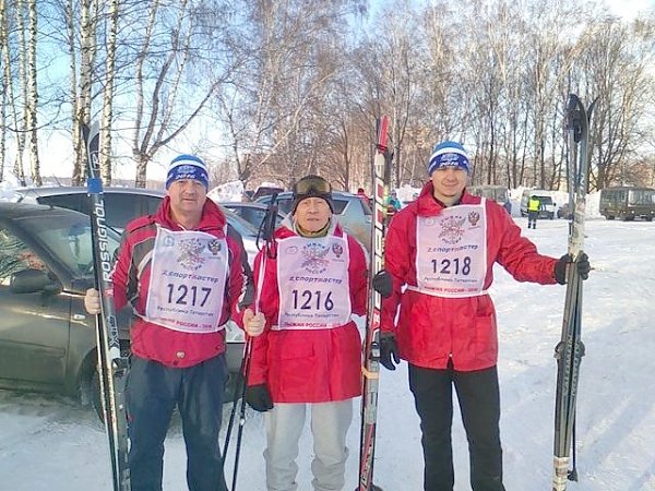 «В здоровом теле – здоровый дух!». В Казани коммунисты вышли на старт массовых гонок «Лыжня России-2016»