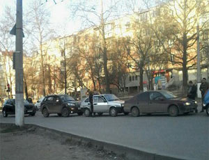 В Севастополе столкнулись сразу 5 машин