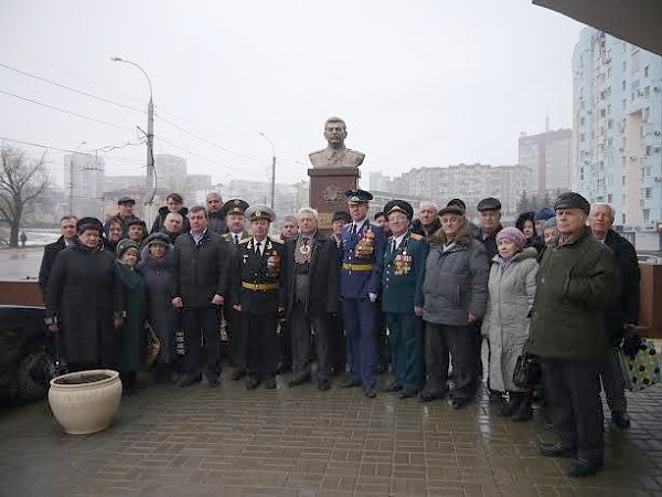 Акция липецких коммунистов в день 98-ой годовщины создания Рабоче-крестьянской Красной Армии