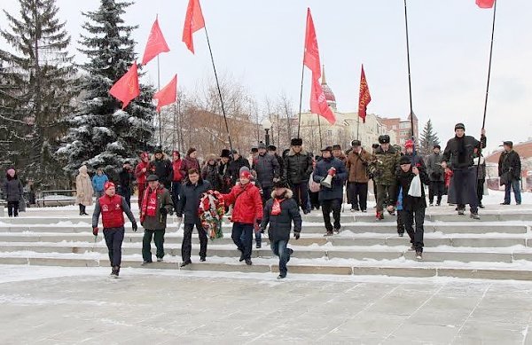 Челябинские коммунисты отметили 98-ую годовщину создания Красной Армии