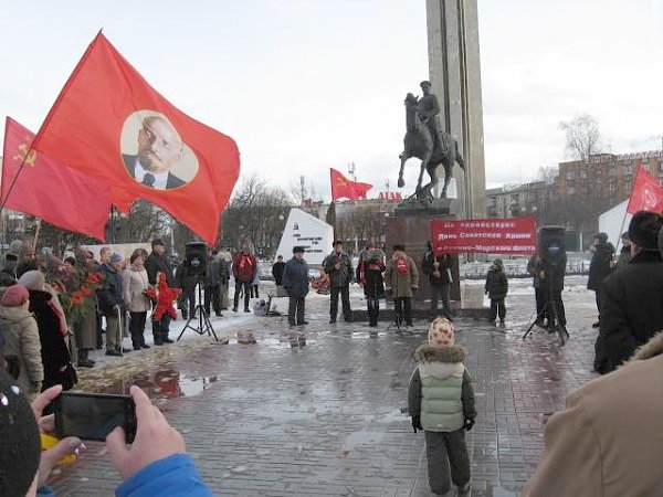 Калужские коммунисты отметили 98-ю годовщину Рабоче-Крестьянской Красной Армии