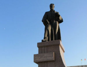 Жители Севастополя желают снести памятник Шевченко