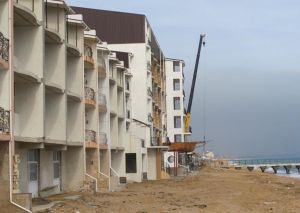 Золотой пляж в Феодосии продолжают застраивать гостиницами