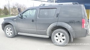 Из Крыма пытаются вывезти дорогие автомобили по поддельным документам