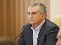 Сергей Аксёнов поручил усилить работу по выявлению контрафактного алкоголя в магазинах республики