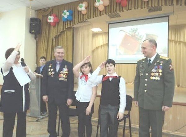 Самарская область. Уроки мужества и приём в пионеры в школах Тольятти