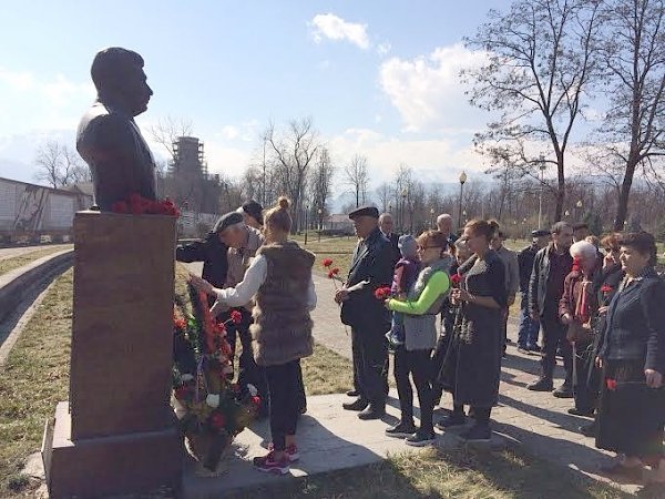 Коммунисты Северной Осетии отметили день памяти И.В. Сталина