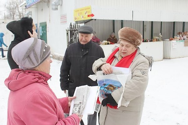 Накануне 8 марта новгородские коммунисты провели серию пикетов