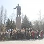 Коммунисты и Комсомольцы Кишинева возложили цветы к памятнику герою-революционеру Сергею Лазо