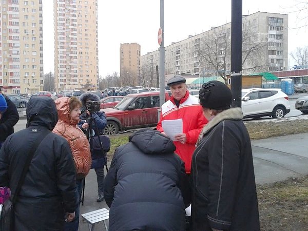 Москва. А.В. Потапов провел встречи с жителями района Богородское