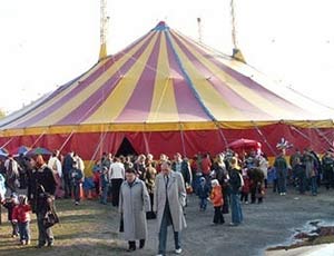 Обманутые любители цирка штурмуют ДКП в Симферополе: требуют вернуть деньги