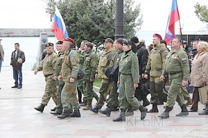 Ялтинцы отметили вторую годовщину воссоединения Крыма с Россией шествием по набережной и митингом