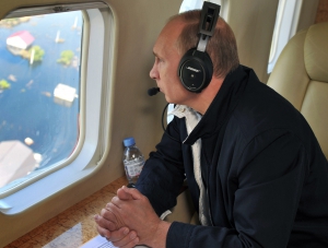Путин осмотрел возведение Керченского моста с вертолета