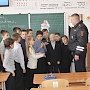 В Севастополе Госавтоинспекторы напоминают детям о необходимости соблюдения правил дорожного движения