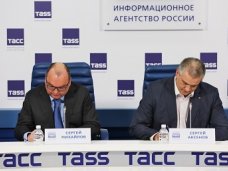 Глава Крыма подписал соглашение о сотрудничестве с ИТАР-ТАСС