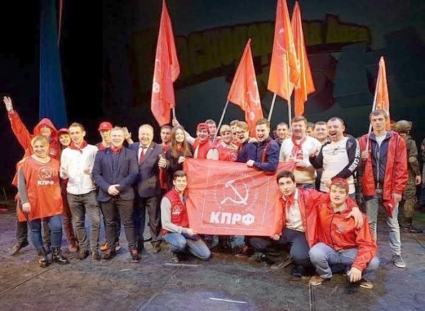 Команда КВН "Красные в городе" вышла в 1/8 финала Центральной Краснодарской лиги КВН