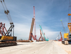 Для строительства Керченского моста в Крым подвезли более 3 млн тонн грузов