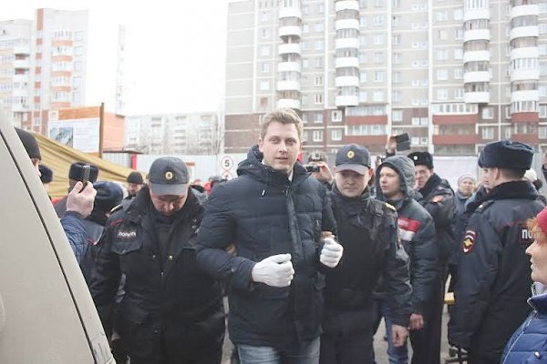 Свердловские коммунисты, выступившие против точечной застройки, подверглись незаконному задержанию!