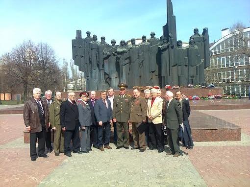 Член ЦК КПРФ, генерал-лейтенант В.И. Соболев провел встречу с жителями Воронежа