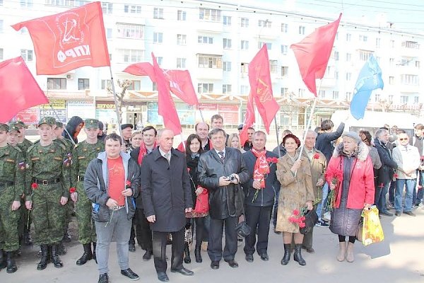 Коммунисты и жители Рязани отметили День космонавтики