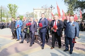 Симферополь отмечает 72-ю годовщину освобождения от немецко-фашистских захватчиков