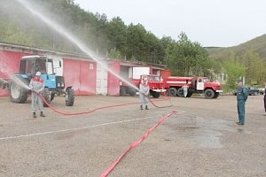 Спасатели проводят проверки пожарно-химических станций