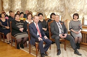 По случаю профессионального праздника в крымском парламенте чествовали работников органов местного самоуправления
