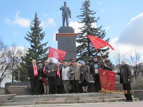 Коммунисты провели автопробег в Касимовском районе Рязанской области