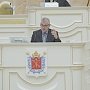 Санкт-Петербург. Депутат-коммунист Алексей Воронцов защищает права сирот
