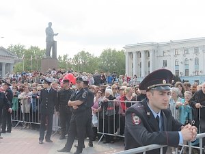 В центре Симферополя освятили 500-килограмовую пасху, привезенную с Дона в дар жителям столицы Республики Крым