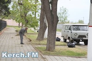 В центре Керчи прошёл субботник