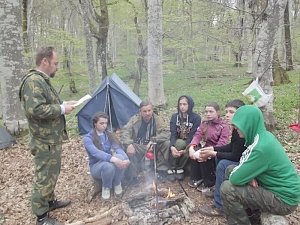 Крымские казаки провели «школьный десант» к местам партизанской славы.