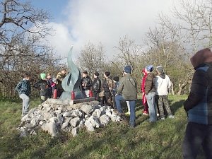 Крымские казаки провели «школьный десант» к местам партизанской славы.