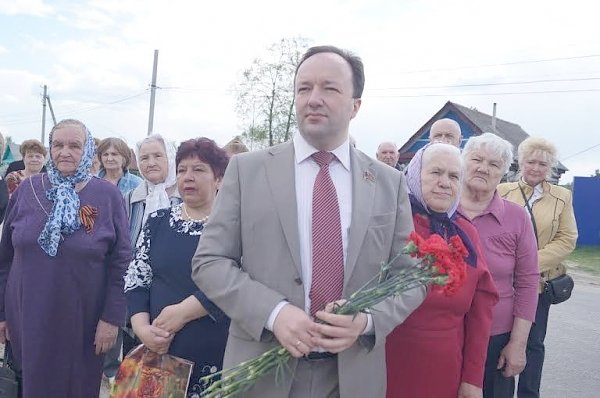 Пензенская область. Владимир Симагин принял участие в торжественном открытии памятника воинам-землякам в поселке Чаадаевка