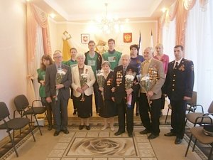 Сакские полицейские поблагодарили ветеранов ВОВ за мужество и патриотизм